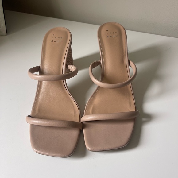 A New Day double strap block heels size 8.5 - Picture 1 of 5